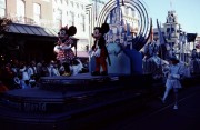 1981-Magic-Kingdom-Tencennial-Parade-Mickey-Minnie-Float