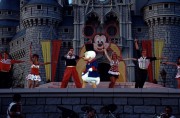Disneymania-Stage-Show-Scrooge-McDuck-2000x1311