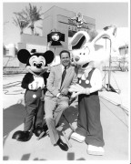 Michael-Eisner-Mickey-Mouse-Roger-Rabbit-PR-Photo-MGM-1989-1600x2000