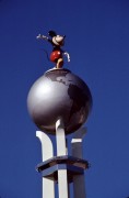 Mickey-Atop-Globe-MGM-1989-1311x2000