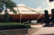 Horizons Exterior