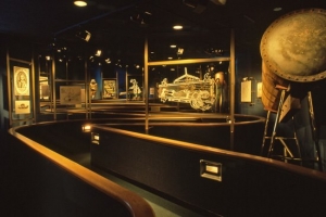 The Living Seas Queue 90's