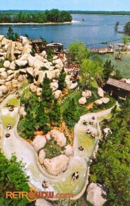 River Country Postcard Booklet 07 (1970s)